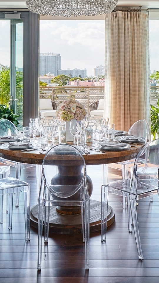 Illustration of City Skyline Penthouses With Private Private Chefs