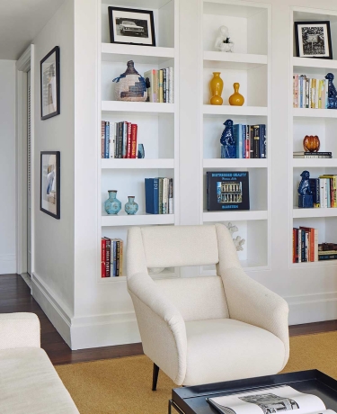 living room of betsy balcony suite